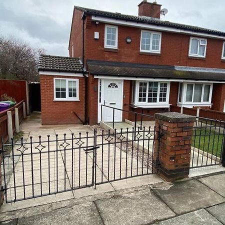 Villa 2 Bed House Sleeps 4-5 Liverpool Esterno foto